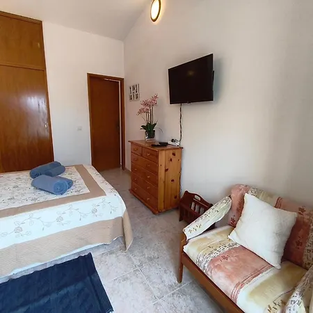 Estudio Agostinho アパート